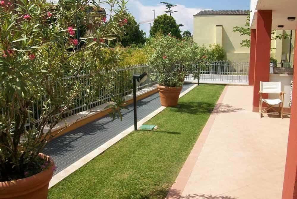 الشقق الفندقية بسكييرا ديل غاردافي  ريزيدنس غاردا بالاس المظهر الخارجي الصورة